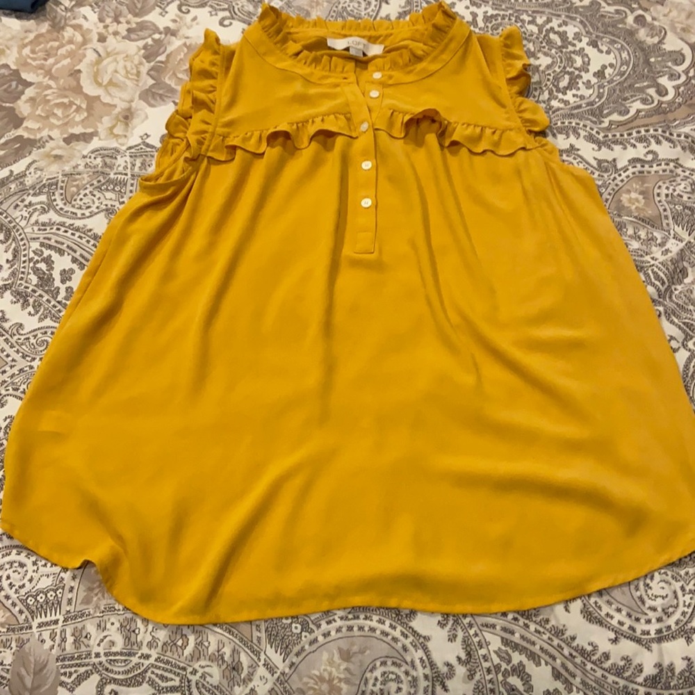 Lightly used Loft yellow lace top size medium M
